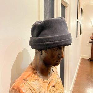 Pre-owned great condition Eddie Bauer winter hat. Very warm - like new condition